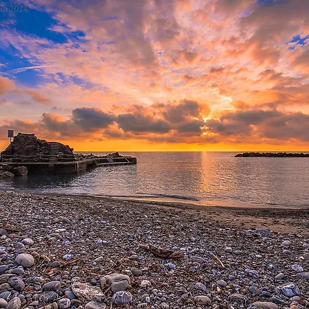 La Casa Gialla * مونيلّي