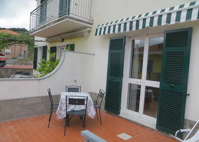 La Casa Gialla * Moneglia